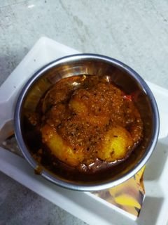 दम आलू (dum aloo recipe in Hindi) रेसिपी मुख्य फोटो