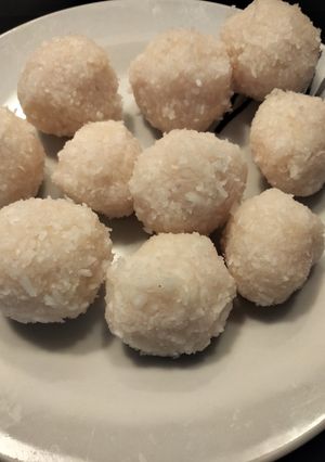 Foto principal de Bolitas de coco y almendra