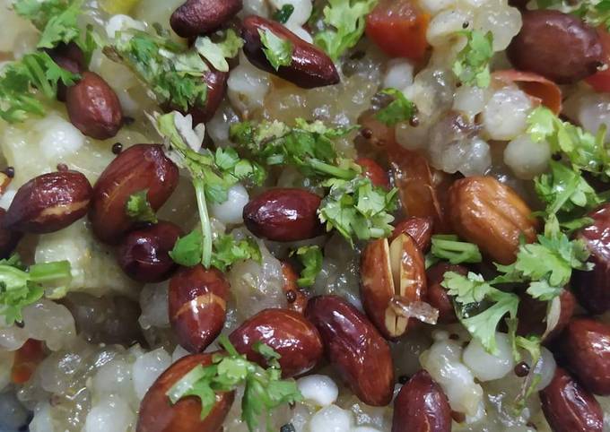 Breakfast (Sabudana Pulao)