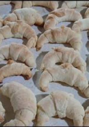 Una foto de Medialunas saladas ♡