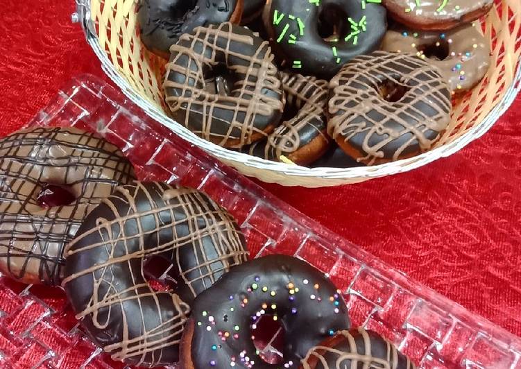 Chocolate confetti donuts