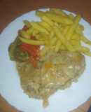 Cinta de lomo en escabeche con pimiento asado y papas fritas