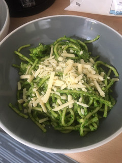 Spenótos- sonkás tészta recept fotója