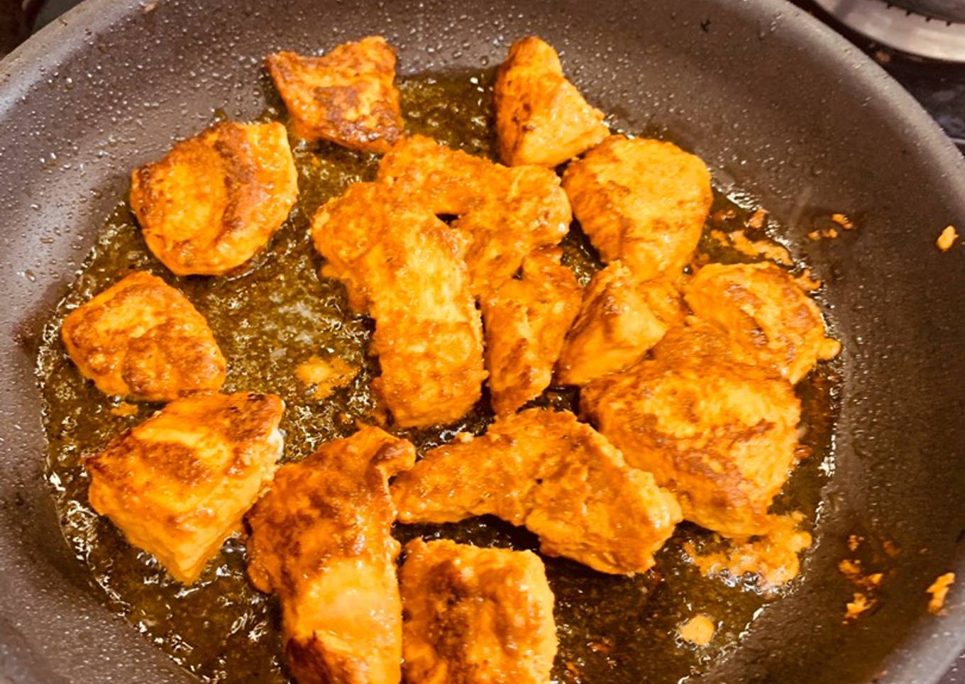 Pollo marinado con especias y yogur