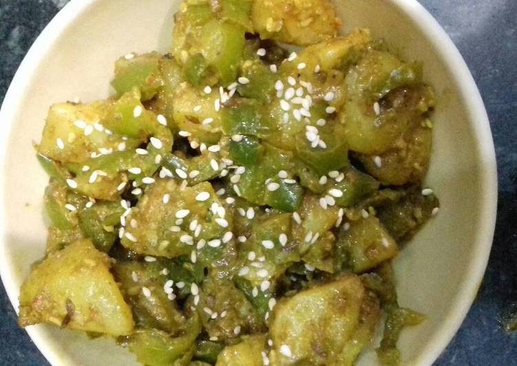 Simple Way to Make Ultimate Sesameseeds with Shimla mirch aloo