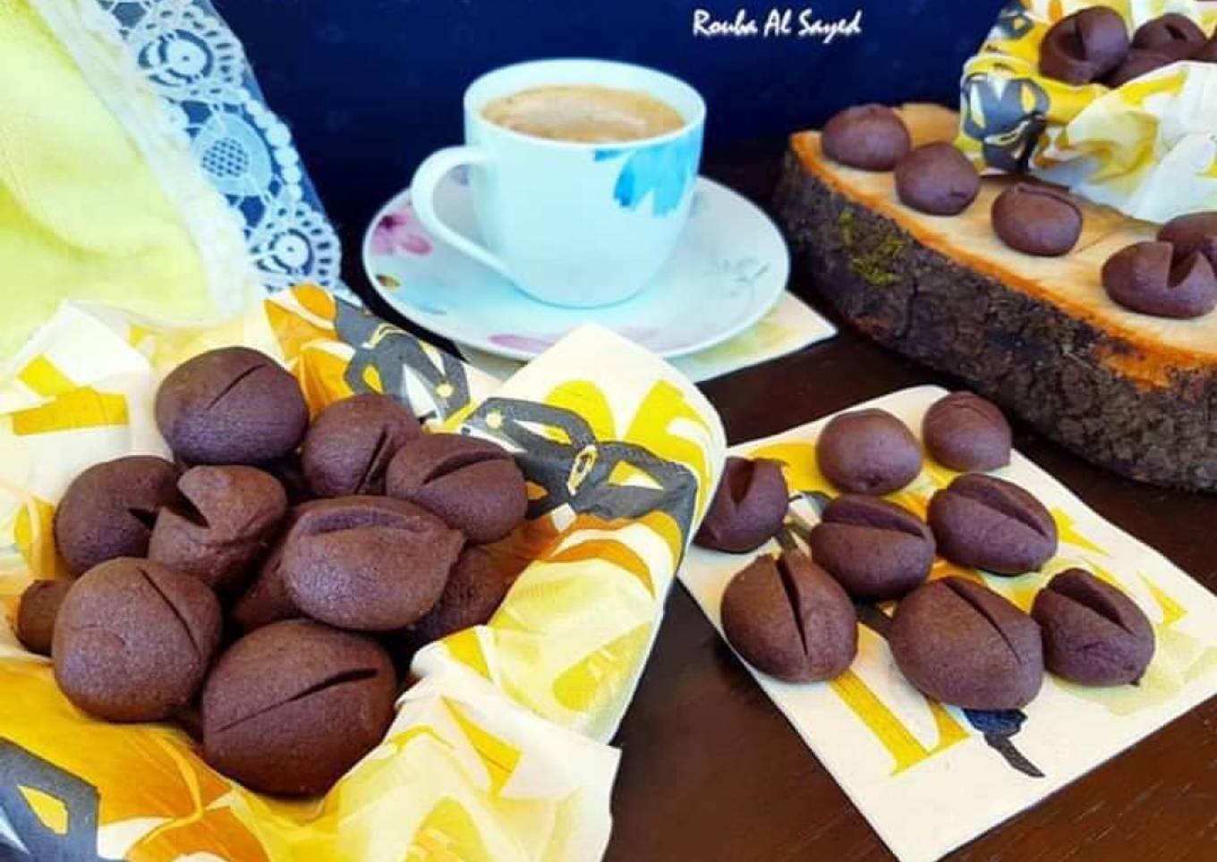 Coffee bean petit four