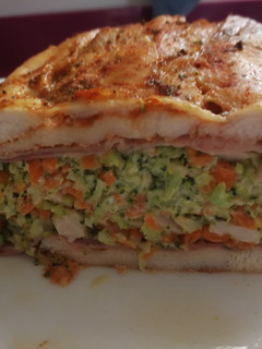 Una foto de Pastel de brócoli y zanahoria