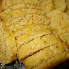 A picture of Steamed sweetcorn bread without yeast.