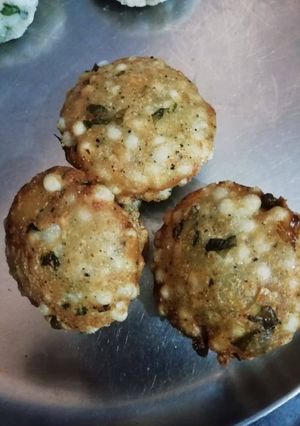 साबूदाना वड़ा (Sabudana vada recipe in Hindi) रेसिपी मुख्य फोटो
