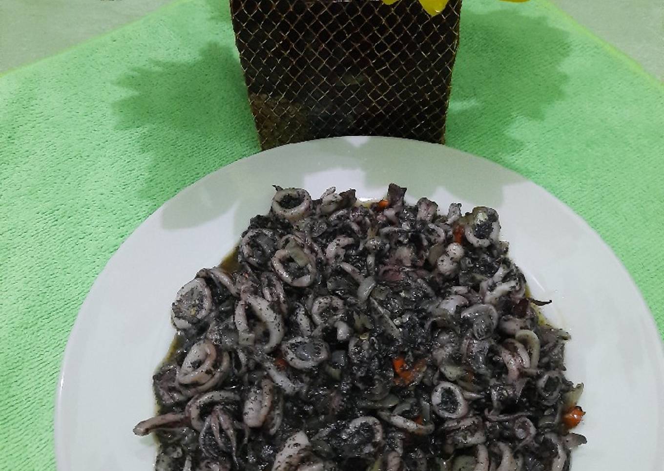 Tumis cumi hitam
