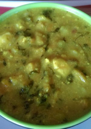A picture of Potato paneer gravy.
