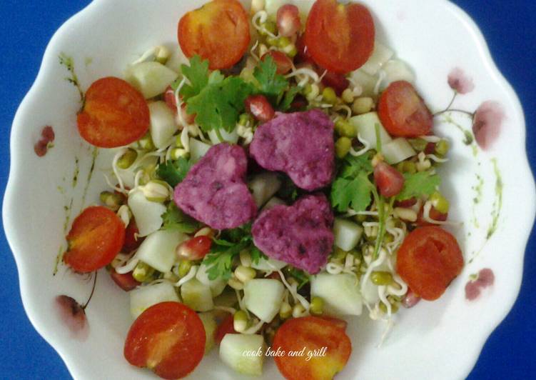 Salad with beet n cheese hearts