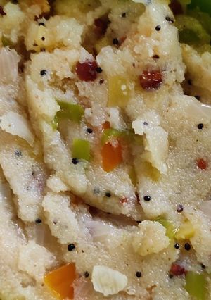 ઉપમા (Upma Recipe In Gujarati) રેસીપી મુખ્ય ફોટો
