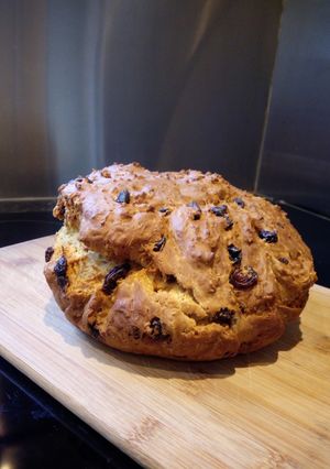 A picture of Raisin Soda Bread.