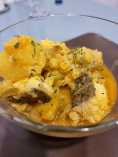 Una foto de Bacalao con patatas