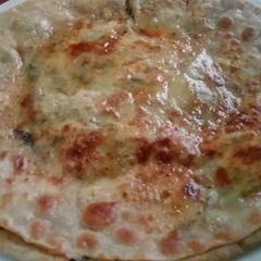 A picture of Qeemay wala pratha.