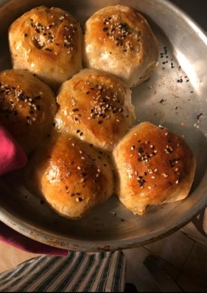 A picture of Butter buns.