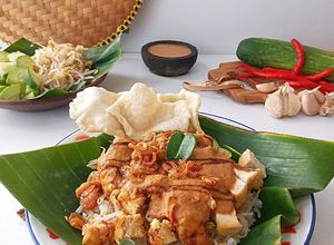 Foto resep Nasi Lengko Khas Cirebon
