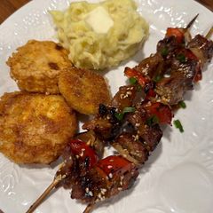 A picture of Asian Sesame Steak Kabobs.