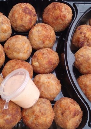 A picture of Yam balls.