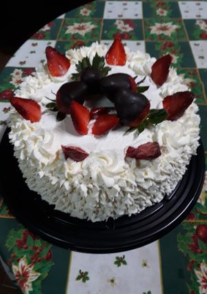 Una foto de Torta de vainilla con crema chantilly
