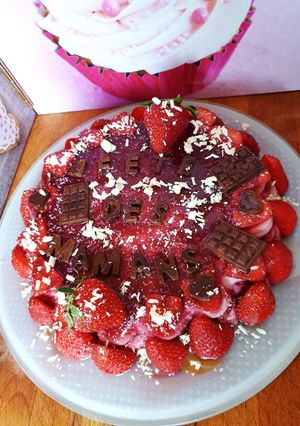 Une photo de Bavarois aux fraises 🍓 coeur aux fruits rouges 😋