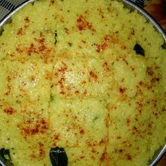 A picture of Poha dhokla.
