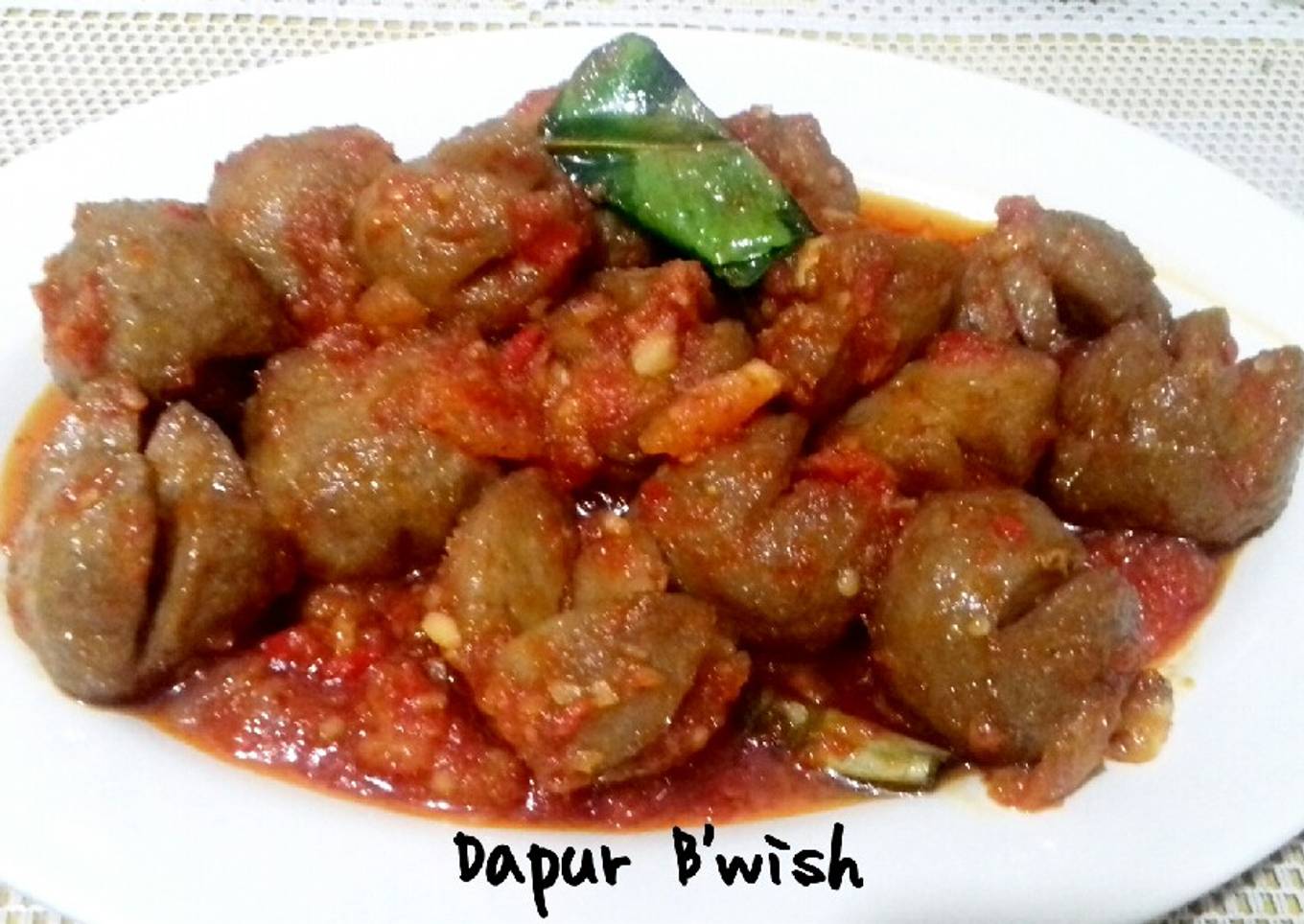Bagaimana Menyiapkan Sambal Goreng Bakso Pedas Anti Gagal