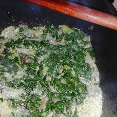 A picture of Fresh cream spinach.