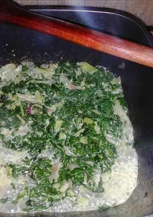 A picture of Fresh cream spinach.