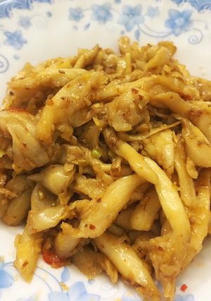 Hình của món Nấm bào ngư xào sả ớt.