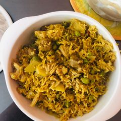 A picture of Vegetable Tehri.