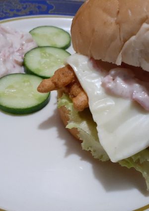 A picture of Crispy Zinger Burger.