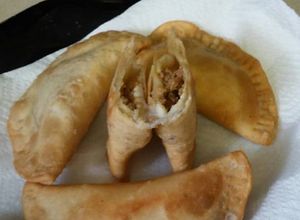 Una foto de Empanadillas con queso y carne molida