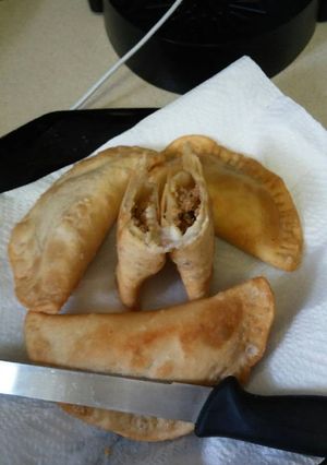 Una foto de Empanadillas con queso y carne molida