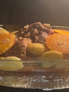 Foto de Perna de peru assada no forno com laranja e batatinha nova