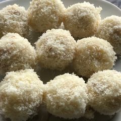 A picture of Coconut Laddu.