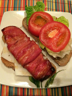 Una foto de Sándwich de pollo "momificado"