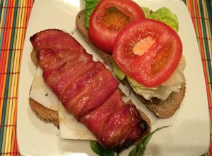 Una foto de Sándwich de pollo "momificado"
