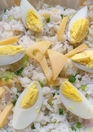 Una foto de Ensalada de Arroz, Huevo y Queso