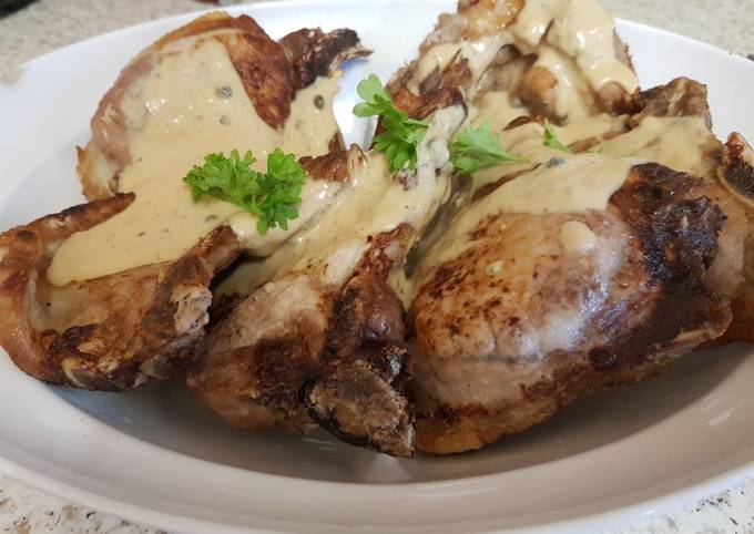 Pork Chops with peppercorn sauce