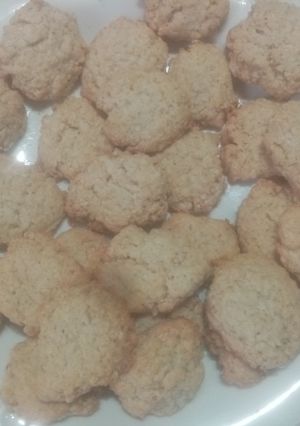 Una foto de * Galletitas de avena y harina *