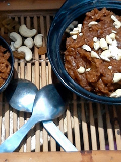 काजू सिंघारे के आटा का हलवा (kaju singhare ke atte ka halwa recipe in Hindi) रेसिपी मुख्य फोटो