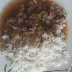 Una foto de Arroz con carne picada
