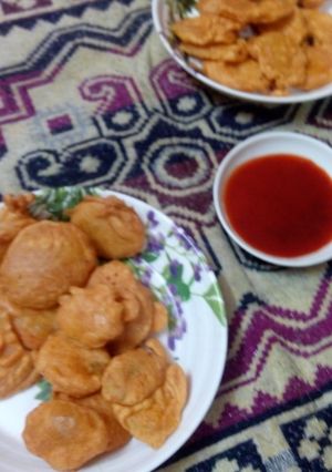 A picture of Aloo bara.