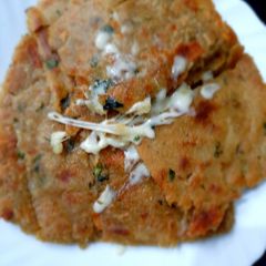 A picture of Multigrain flour cheese paratha.