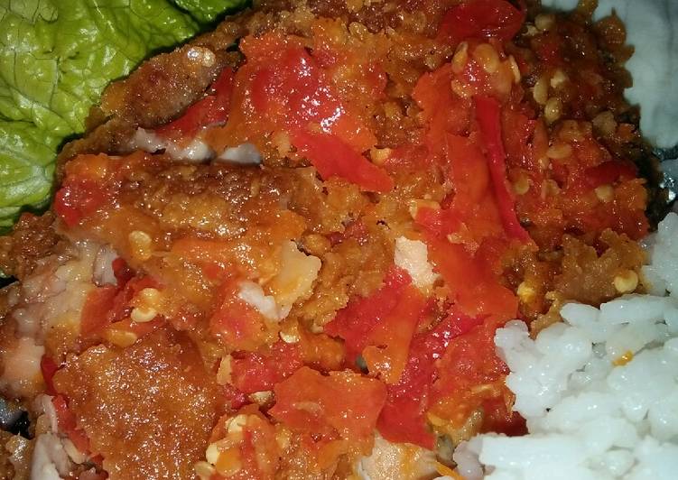 Ayam geprek sambel bawang