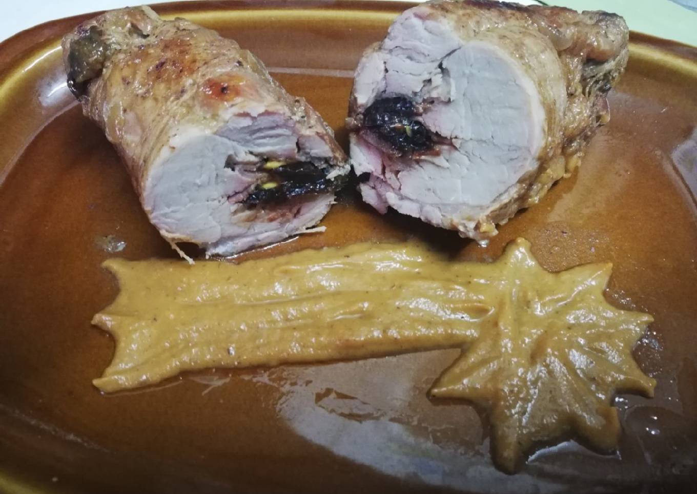 Solomillo relleno de ciruelas y pistachos al Pedro Ximénez