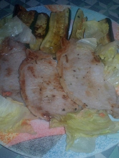 Una foto de Lomo con calabacín a la plancha