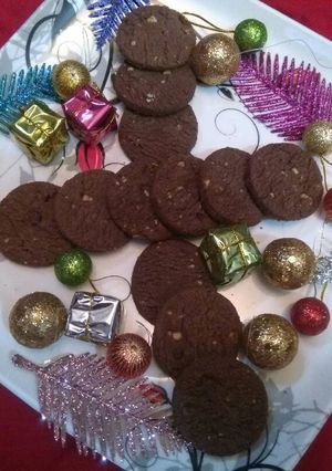 A picture of Dark Chocolate and Nuts Cookies.
